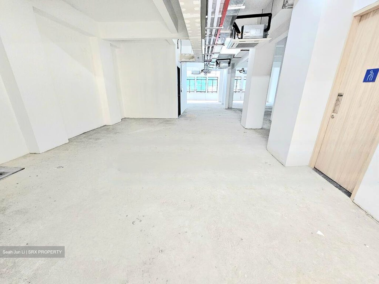 North Canal Road (D1), Retail #490457291